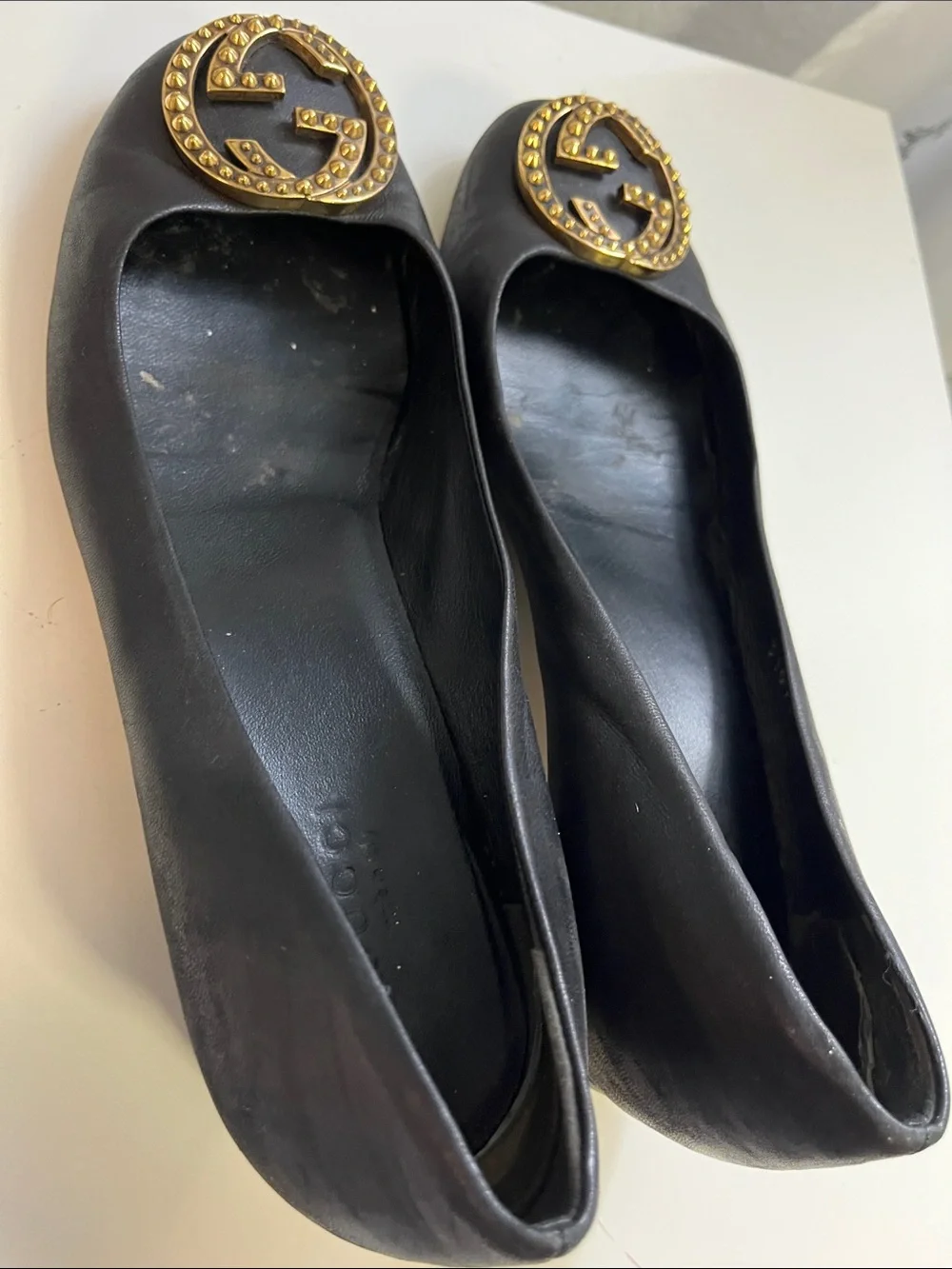 Gucci Black Leather Ballet Flats with Gold Studded GG